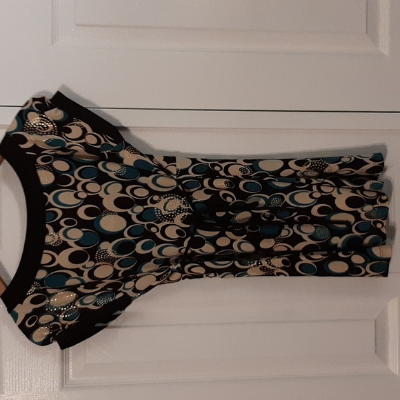 Blouse empire style with tie ups. - Picture 2 of 4